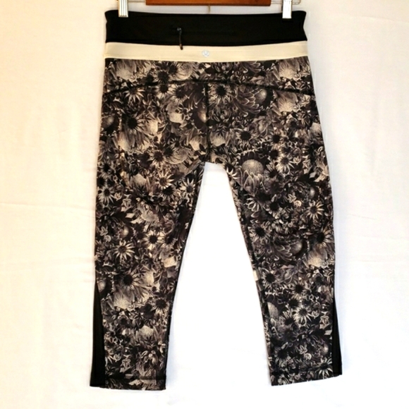 Lululemon Up the Pace Floral Crop Leggings, size 6 - Picture 2 of 9